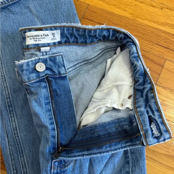 Abercrombie the ‘90s relaxed Jean high rise 25/0 s curve love - Picture 5 of 5